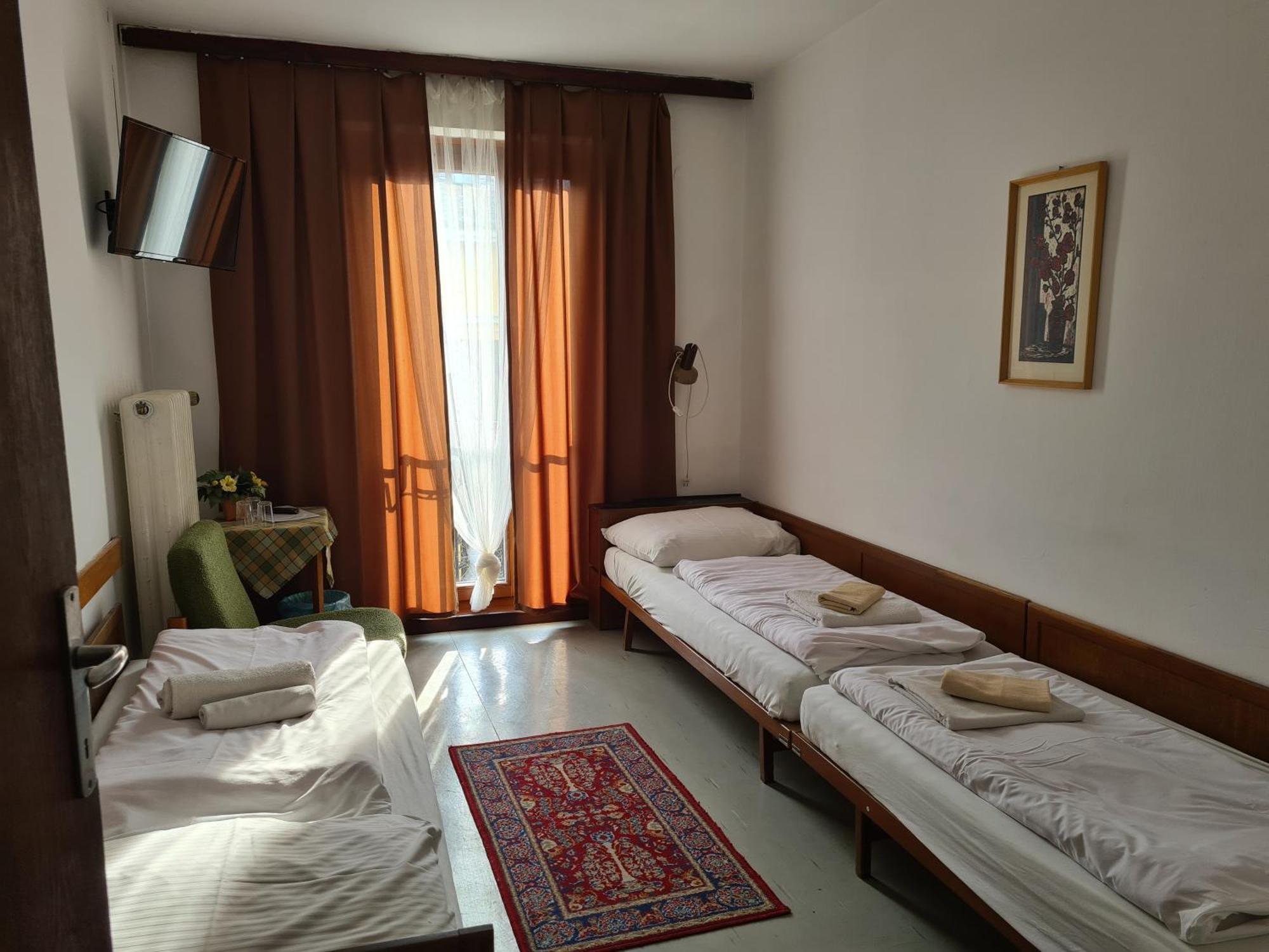 Hotel Oroszlan Szigetvár Екстериор снимка