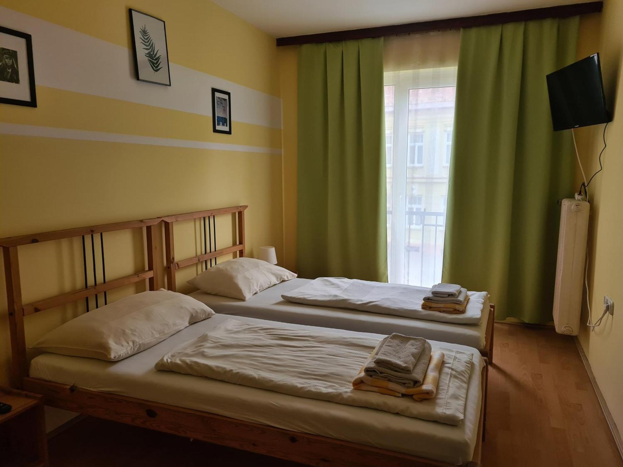 Hotel Oroszlan Szigetvár Екстериор снимка
