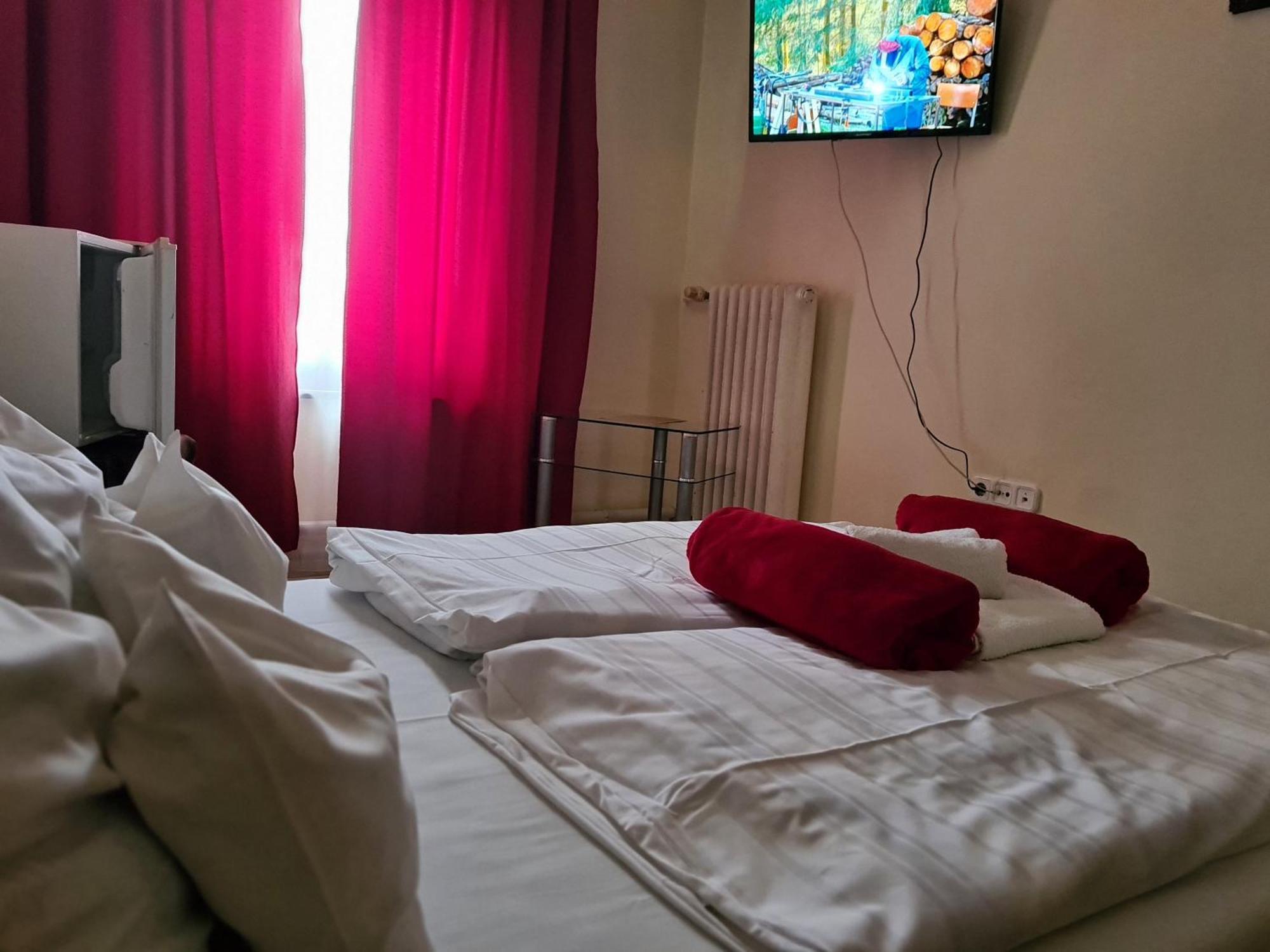 Hotel Oroszlan Szigetvár Екстериор снимка